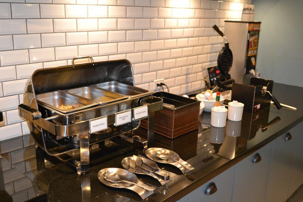 Country Inn & Suites By Radisson Roseville - St Paul Экстерьер фото